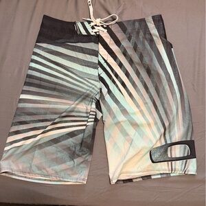 Men’s Oakley 34 Board shorts 11 inch inseam